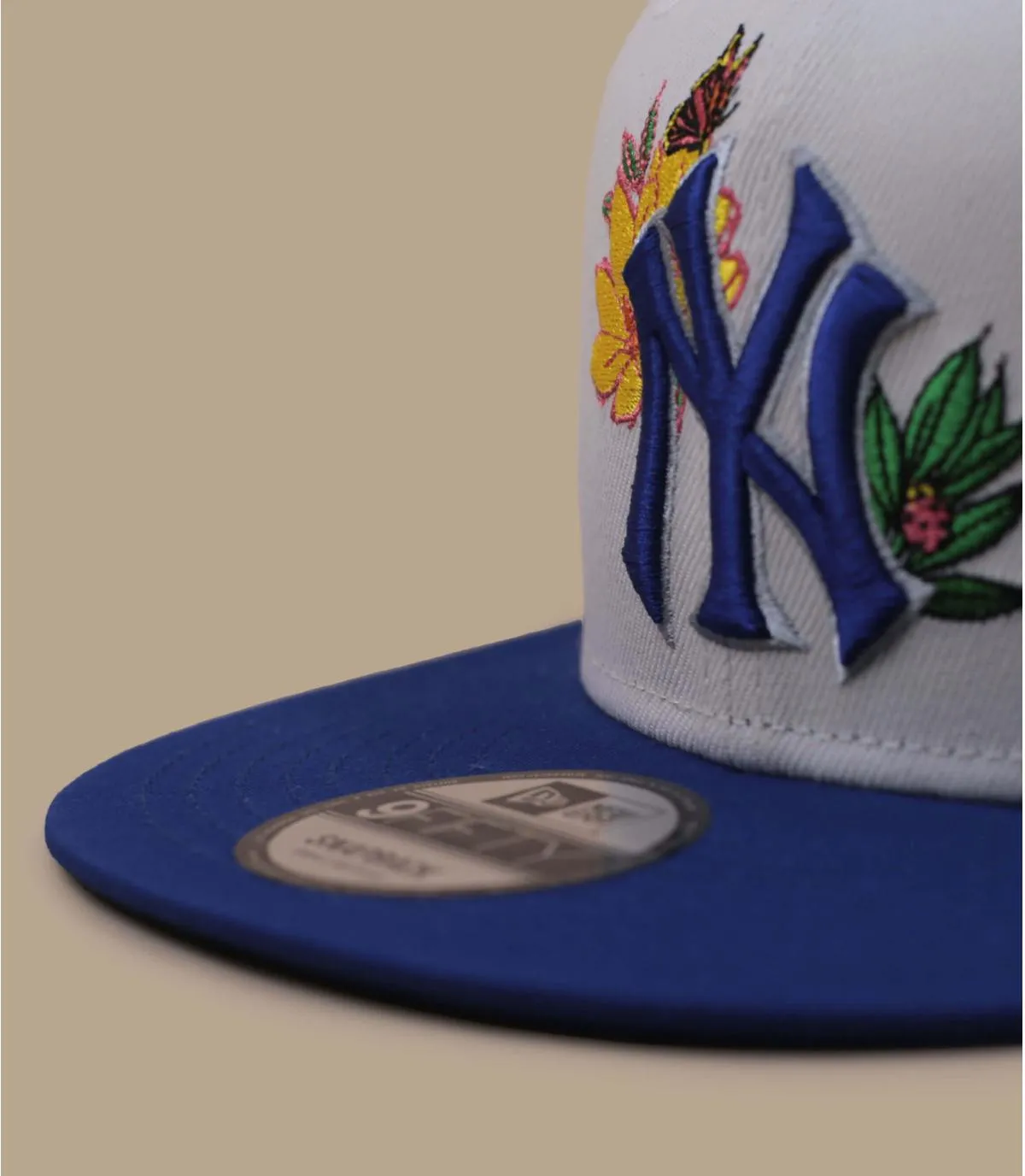 Casquette snapback NY beige bleue fleurs - Casquette NBA Floral 9Fifty NY ivory New Era : Headict