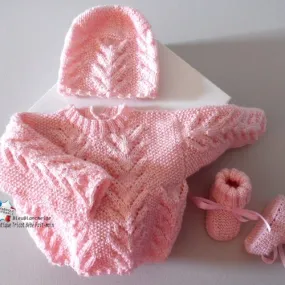 Ensemble 1 mois rose, point riz et ajouré,  brassière, bonnet, chaussons, layette tricot bebe modèle bb sur commande