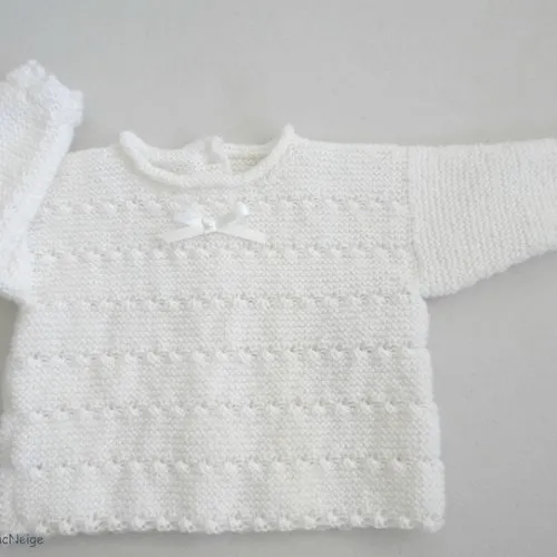 Ensemble 3 mois, fille, brassière droite bonnet et chaussons, lait, ruban écru-clair, tricot bb, layette sur commande