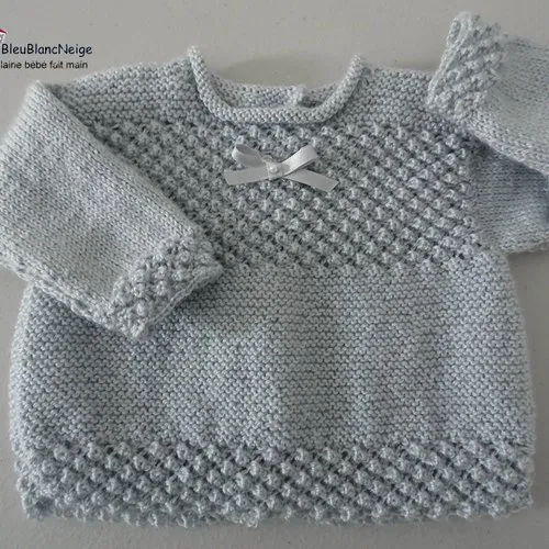 Ensemble naissance, brassière bonnet et chaussons, bb mixte en calinou comète gris layette tricot bb modèle tricot bébé sur comm