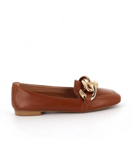 Mocassin cuir camel orné d'une chaine gourmette oversize, signé Osmose