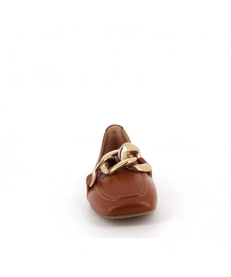 Mocassin cuir camel orné d'une chaine gourmette oversize, signé Osmose