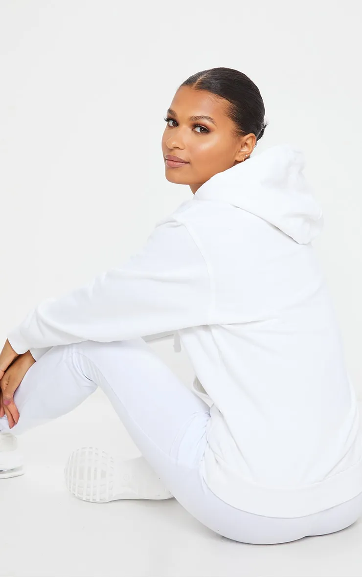 PRETTYLITTLETHING Hoodie oversize blanc à broderie