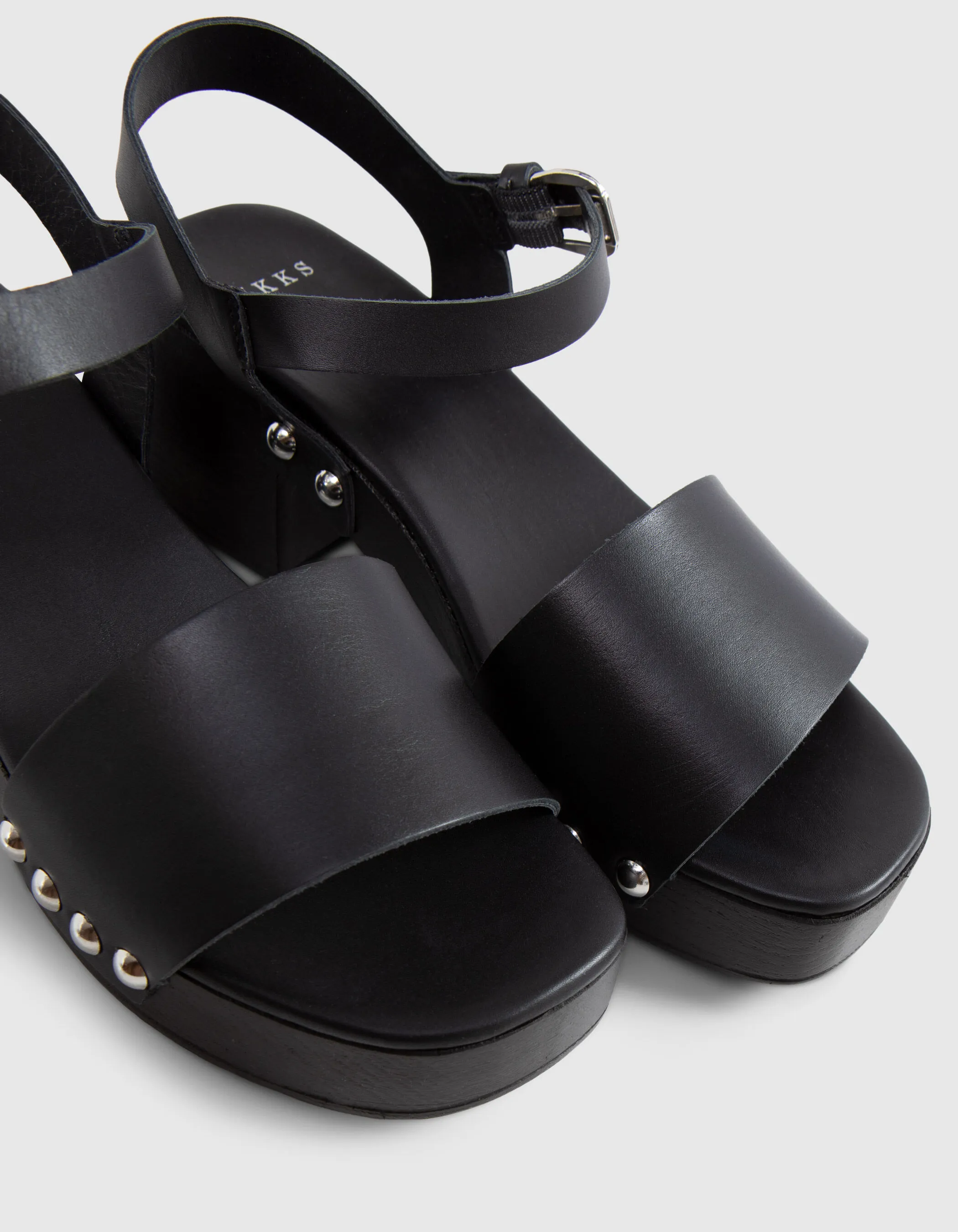 Sandales noires cuir à talon bois Femme