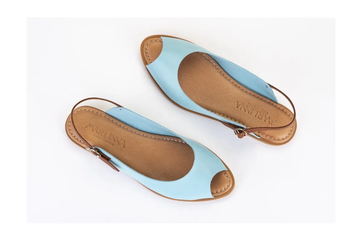 Sandales plates en cuir lisse - Bleu Ciel