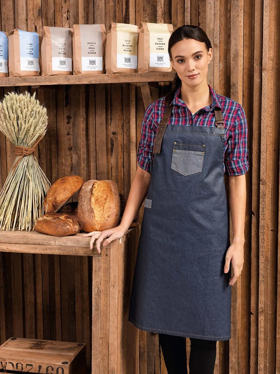 Tablier denim "effet huilé" à bavette à personnaliser