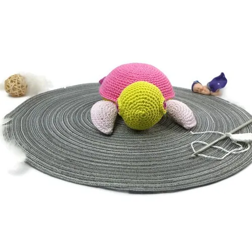 Tortue au crochet multicolore en fil de coton